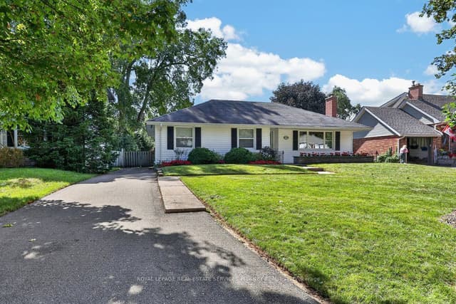 Detached at 948 Long Drive, Burlington, ON L7T 3K1