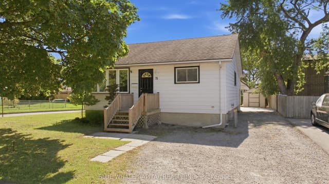 Detached at 71 PLYMOUTH Avenue, St. Catharines, ON L2R 2Y5