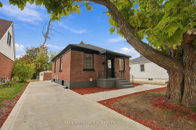 Detached at 488 Mckellar Street, Peterborough, ON K9J 1P8