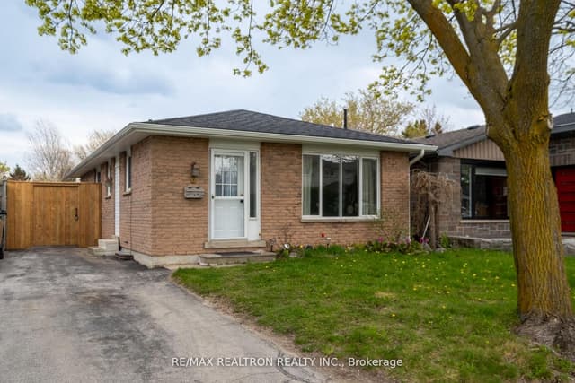 Detached at 8 Courtice Crescent, Collingwood, ON L9Y 4G1