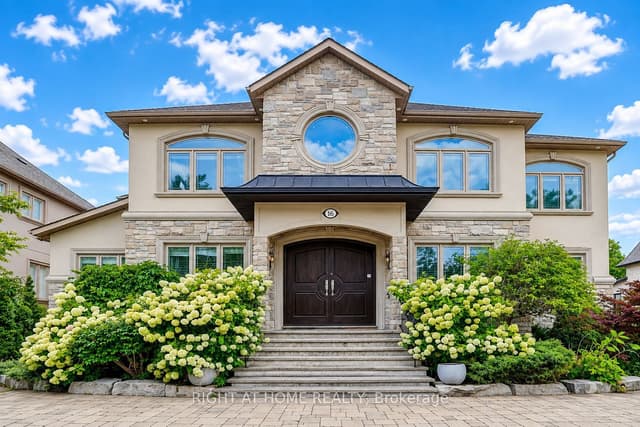 Detached at 16 Fairview Avenue, Richmond Hill, ON L4C 6L2