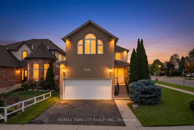 Detached at 3 Apple Ridge Drive, Kitchener, ON N2P 2R8