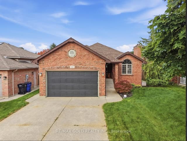 Detached at 8 Garden Path, Chatham-Kent, ON N7L 5L5