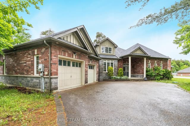 Detached at 4 Diamond Valley Drive, Oro-Medonte, ON L0L 2E0