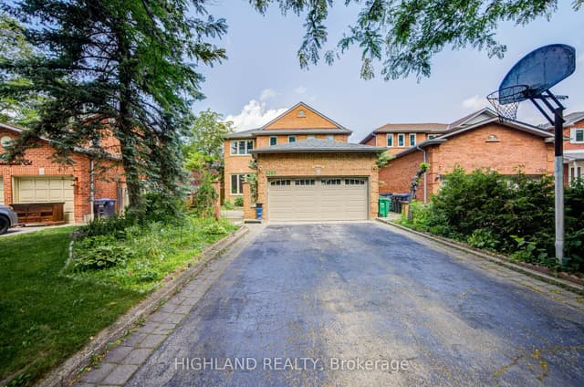 Detached at 4369 Spinningdale Court, Mississauga, ON L5M 3J9