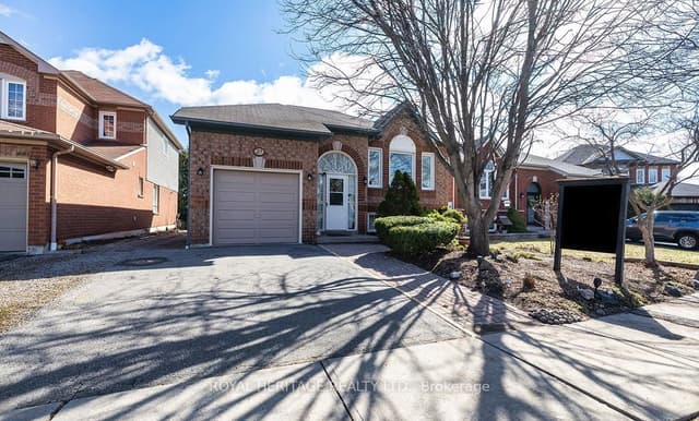 Detached at 31 Thames Drive N, Whitby, ON L1R 2M2