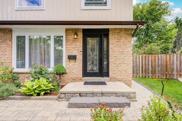 Semi-Detached at 3027 Glace Bay Road, Mississauga, ON L5N 2J9