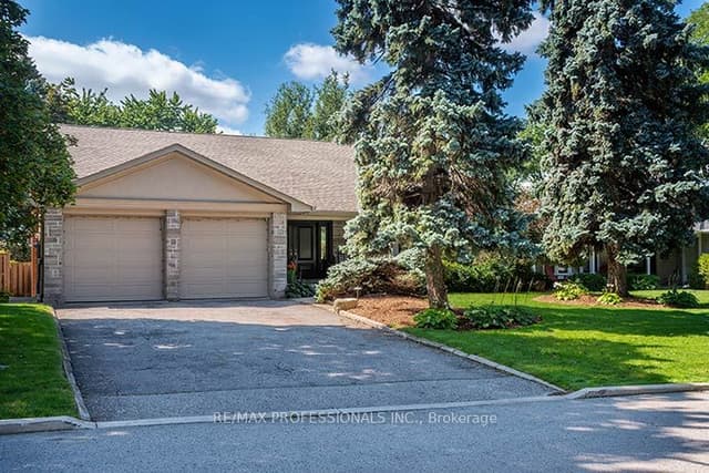 Detached at 7 Treeline Court, Toronto, ON M9C 1K7, Toronto W08