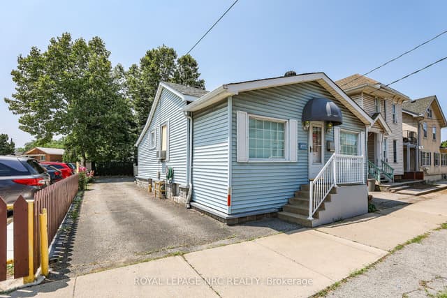 Detached at 177 James Street, St. Catharines, ON L2R 5C4