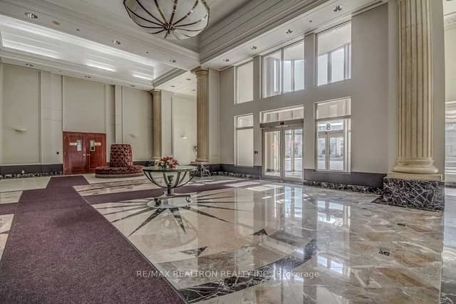 Condo Apartment at 8 Lee Centre Drive 910, Toronto, ON M1H 3H8, Toronto E09