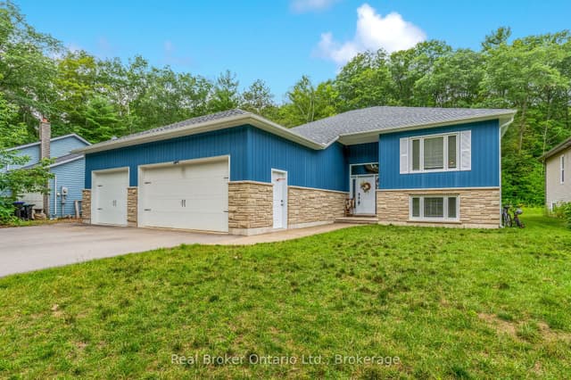 Detached at 204 Golf Course Road, Wasaga Beach, ON L9Z 1S6