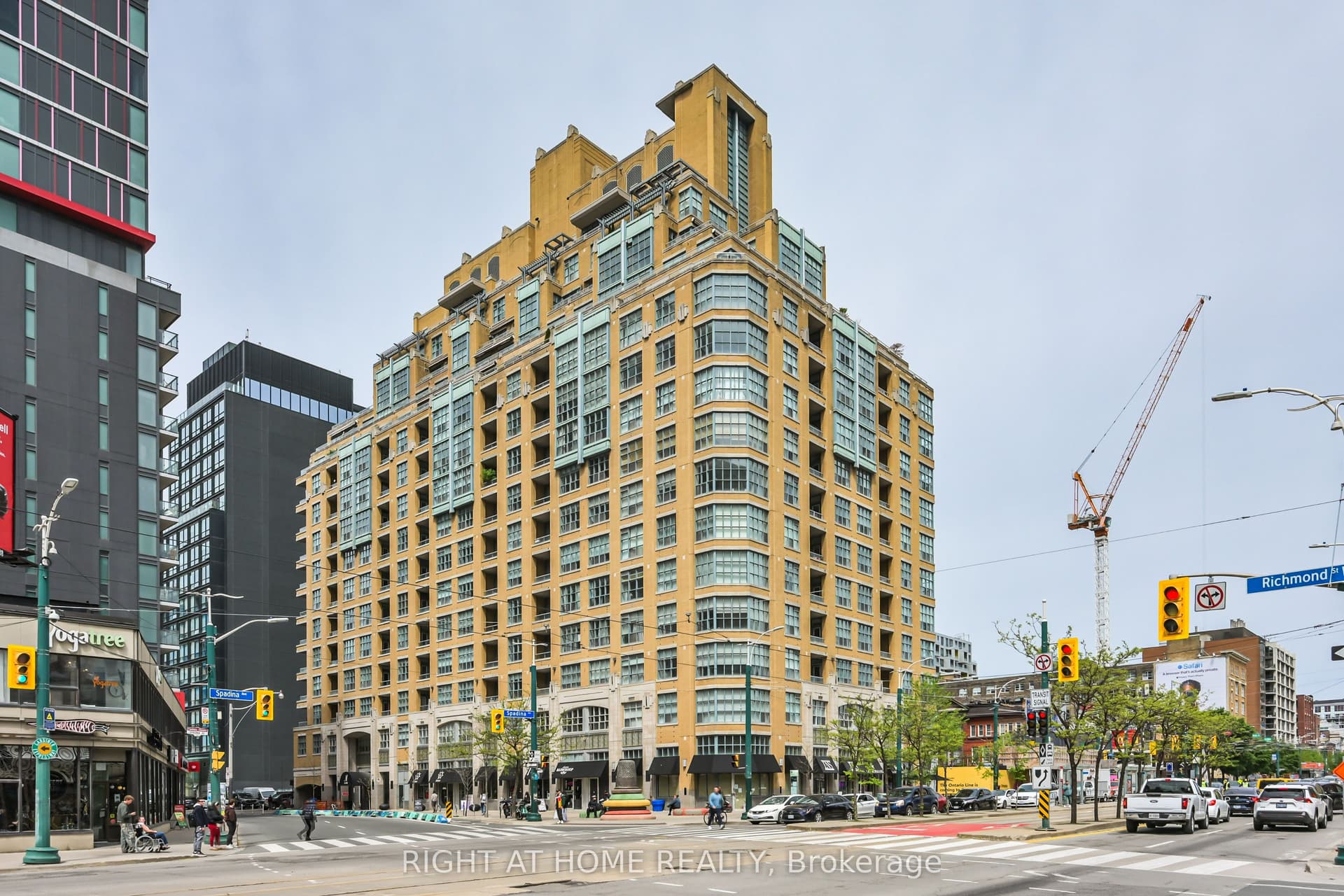 Suite 621 · Floor 6, Unit 621 · 438 Richmond St W
