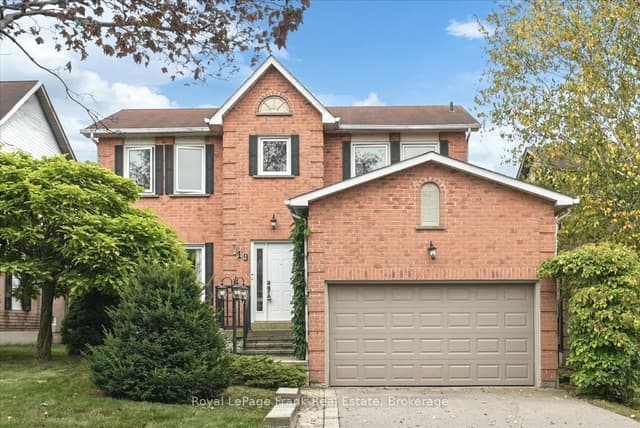 Detached at 19 Long Drive, Whitby, ON L1N 8E2