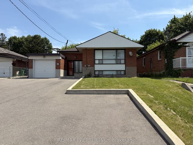 Detached at 2979 Weston Road, Toronto, ON M9M 2T1, Toronto W05