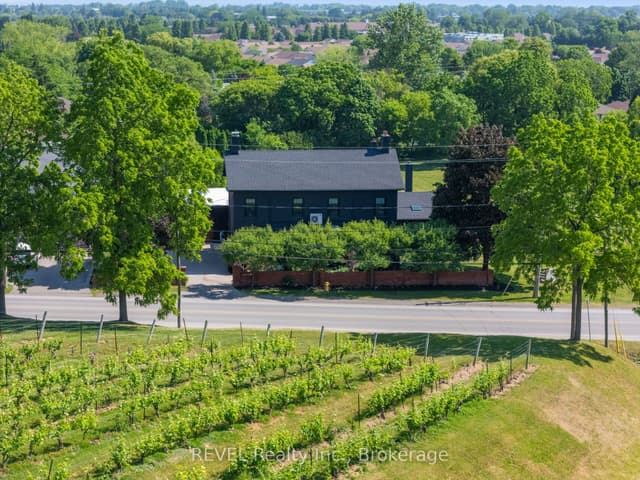 Detached at 3543 King Street, Lincoln, ON L0R 2C0
