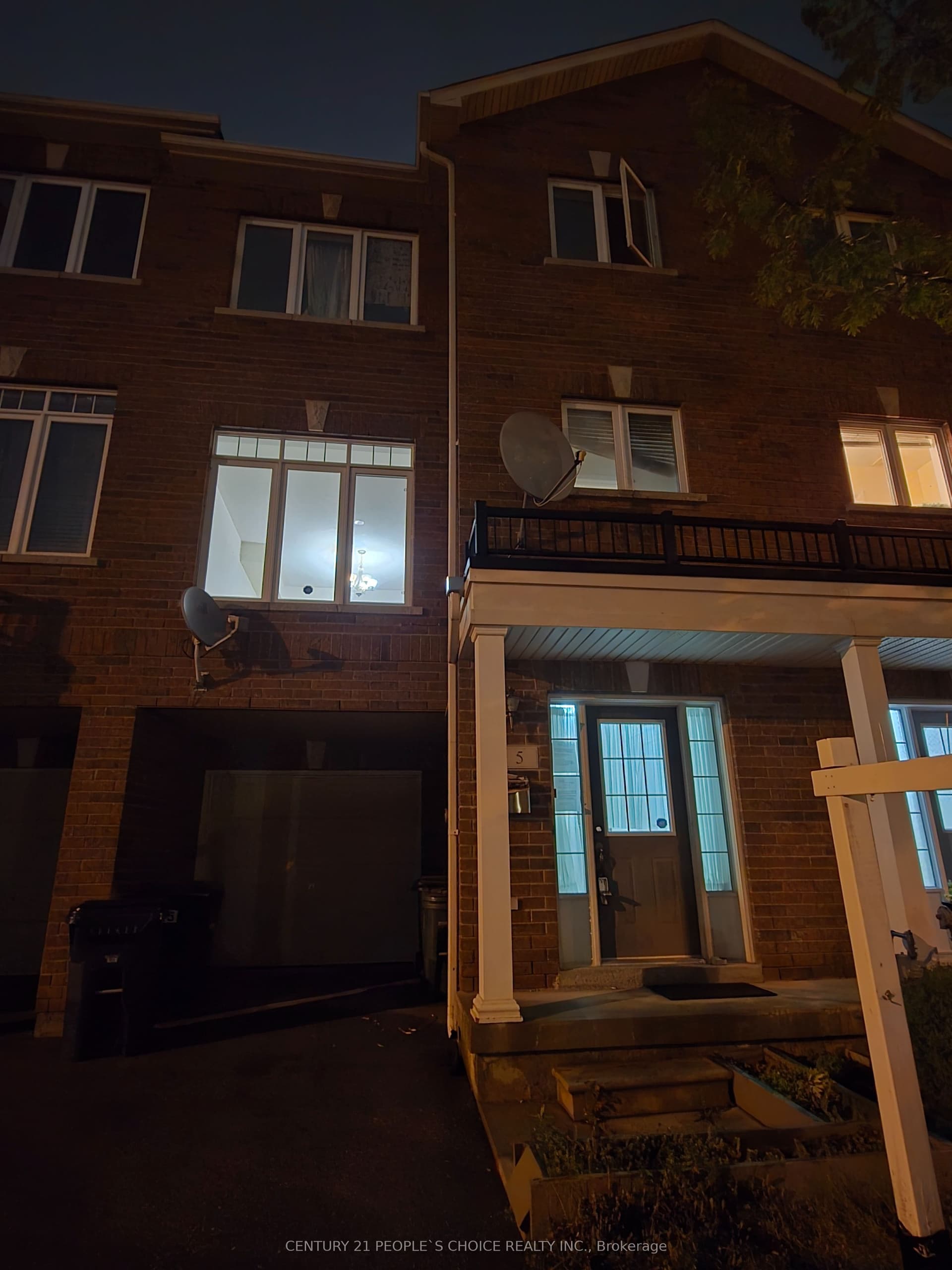 5 Curran Hall Crescent in M1G