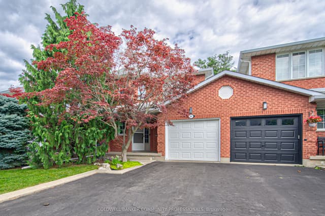 Att/Row/Townhouse at 86 Chelsea Crescent, Hamilton, ON L8E 5R8