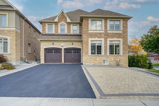 Detached at 982 Wilbur Pipher Circle, Newmarket, ON L3X 0B8