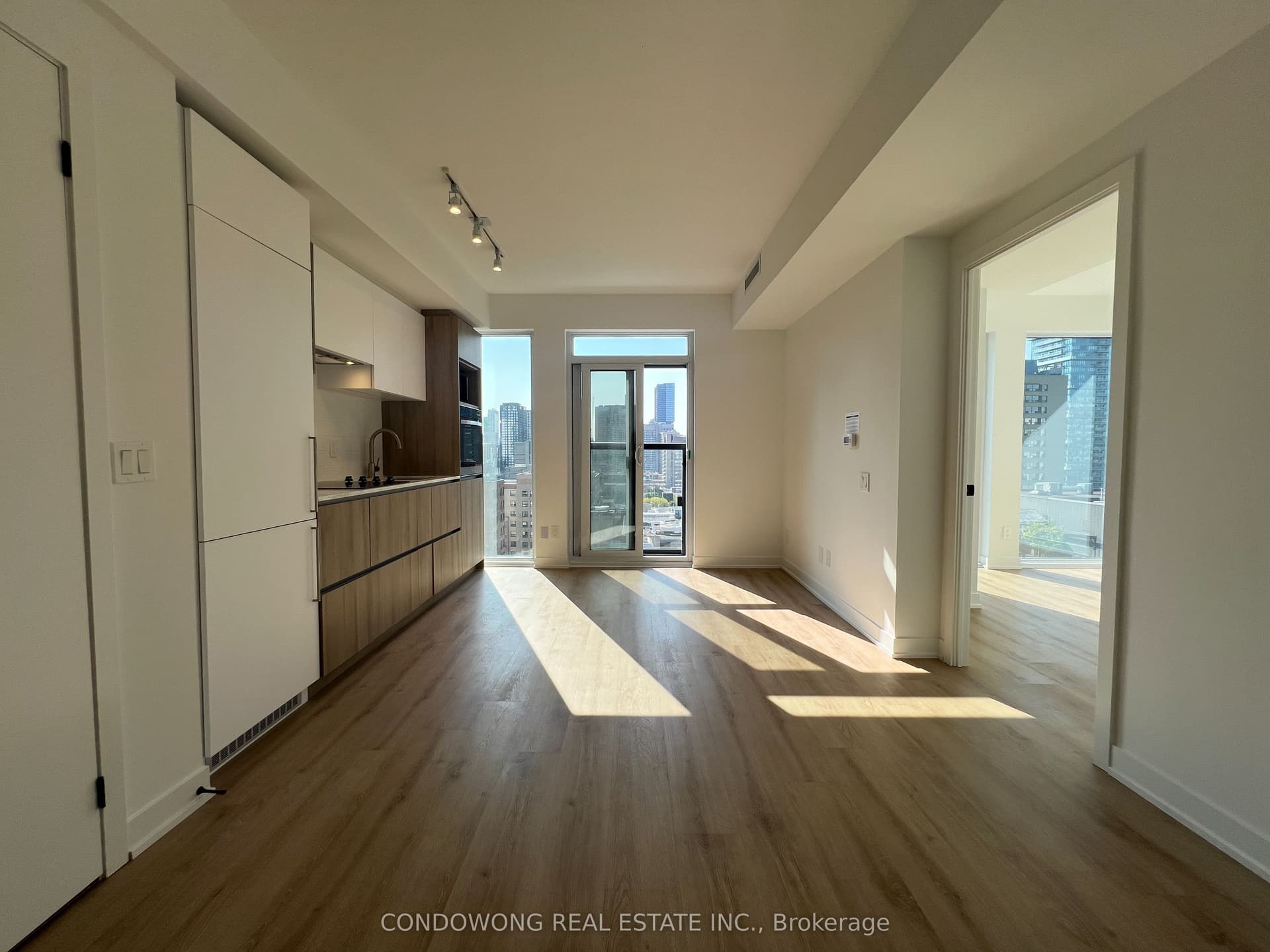 Suite 1705 · Floor 17, Unit 1705 · 319 Jarvis St