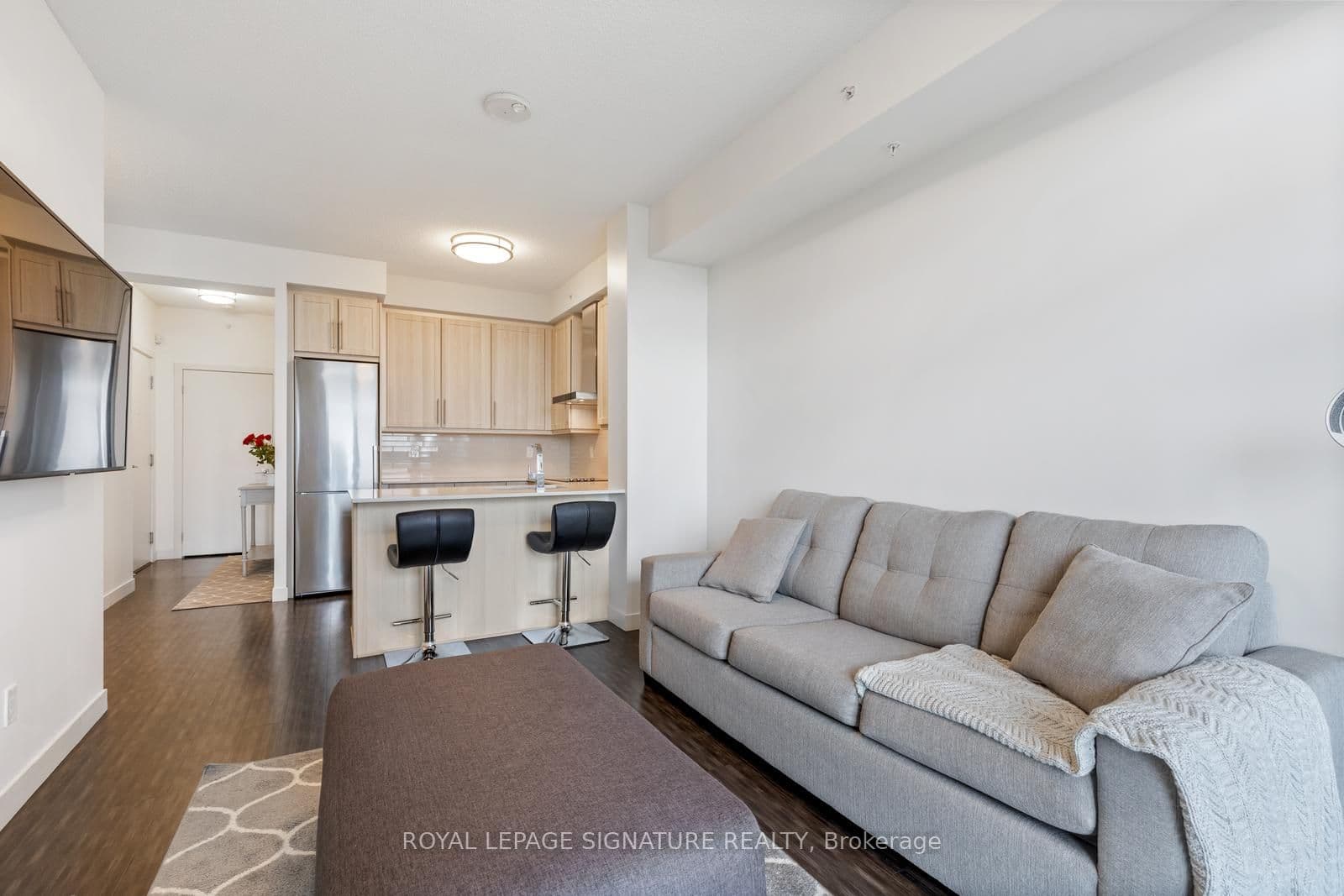 Suite 1606 · Floor 16, Unit 1606 · 2093 Fairview St