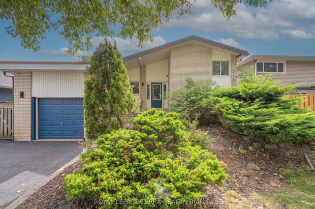 Detached at 1571 Lewisham Drive, Mississauga, ON L5J 3R2