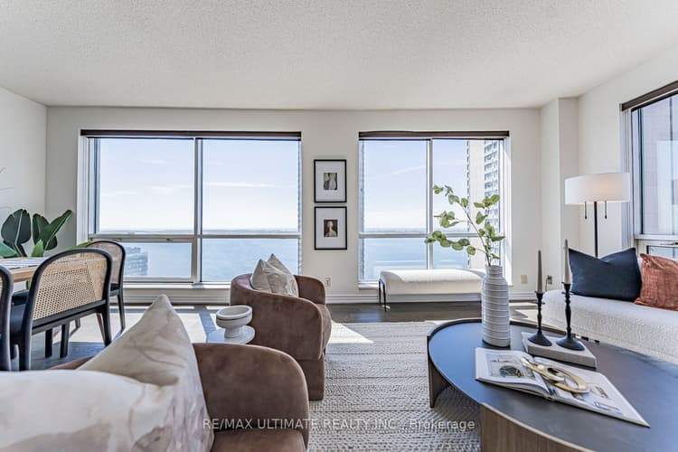 10 Queens Quay