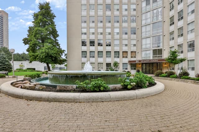 Condo Apartment at 3650 Kaneff Crescent 2801, Mississauga, ON L5A 4A1