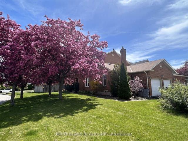 Detached at 2360 Credit Valley Road, Mississauga, ON L5M 4C9
