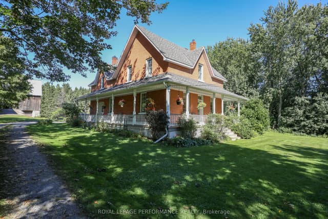 Detached at 8253 Russell Road, Orleans - Cumberland and Area, ON K4B 1J1