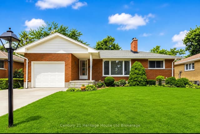 Detached at 26 Deveron Crescent, London South, ON N5Z 4B1