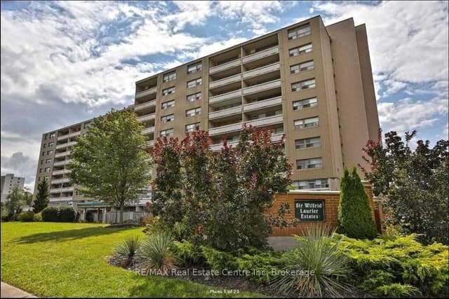 Condo Apartment at 15 Albright Road N 17, Hamilton, ON L8K 5J2