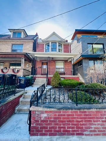Detached at 382 Roxton Road, Toronto, ON M6G 3R2, Toronto C01