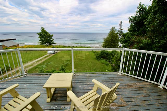 Detached at 14 Dock Lane, Northern Bruce Peninsula, ON N0H 1Z0