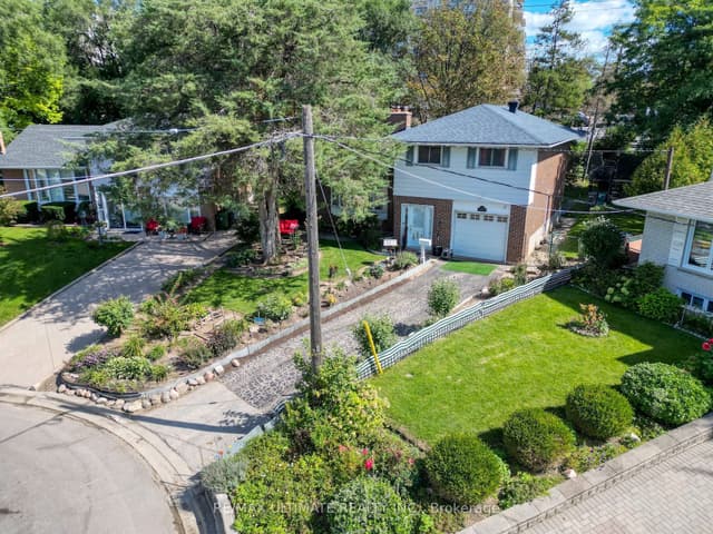 Detached at 12 Petal Court, Toronto, ON M4A 1V8, Toronto C13