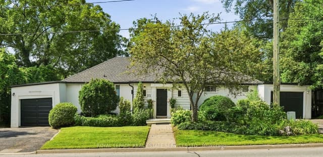 Duplex at 372 Trafalgar Road, Oakville, ON L6J 3H5