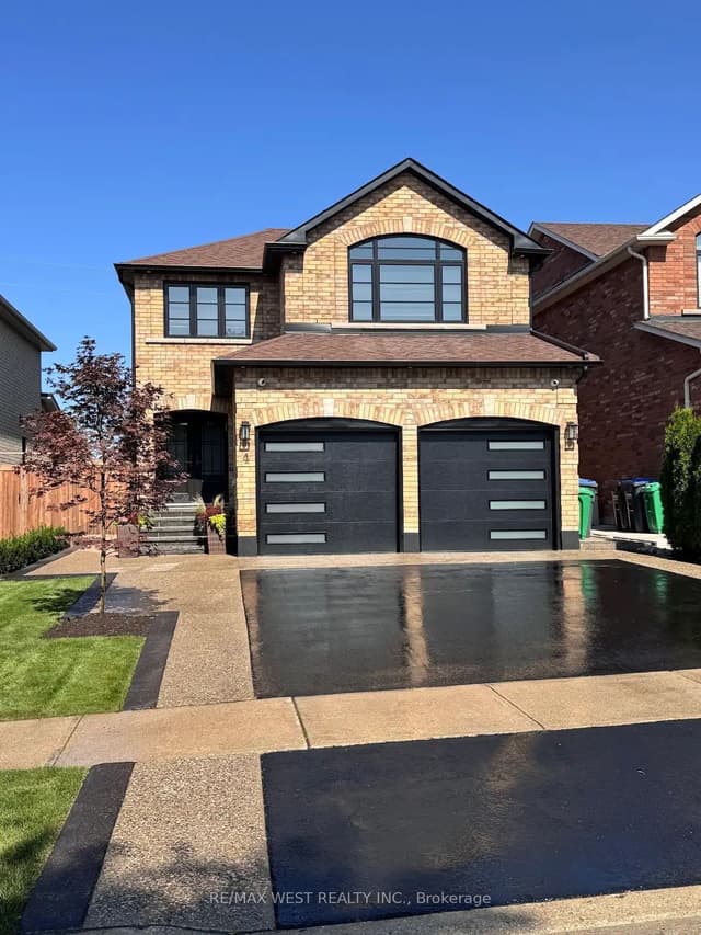 Detached at 4 Gray Park, Caledon, ON L7E 2N3