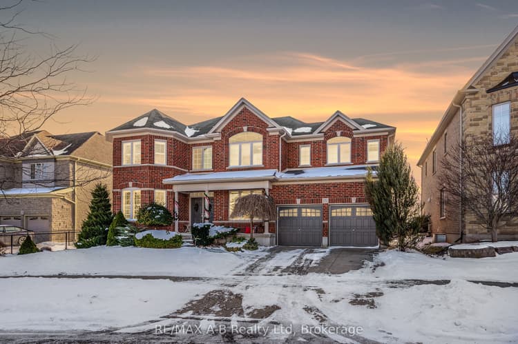 252 Edgewater Crescent