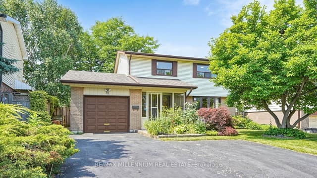Detached at 61 Centre Street S, Brampton, ON L6W 2X7