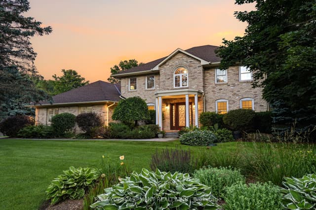 Detached at 48 Woodend Drive, Hamilton, ON L0R 1H2