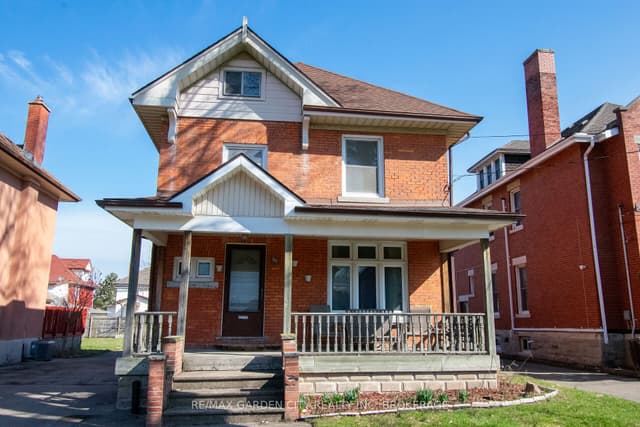 Detached at 86 GRIFFITH Street, Welland, ON L3B 4G4