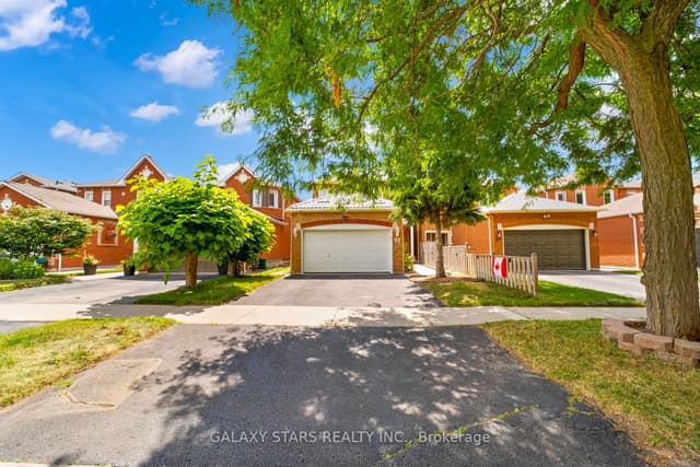 Detached at 25 Fieldnest Crescent, Whitby, ON L1R 1Z5