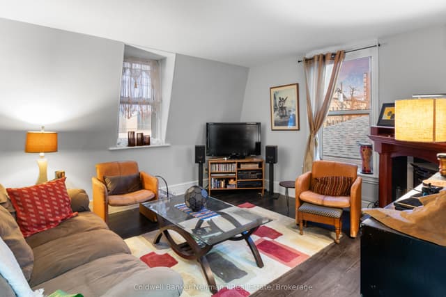 Multiplex at 54 YARMOUTH Street A, Guelph, ON N1H 4G3