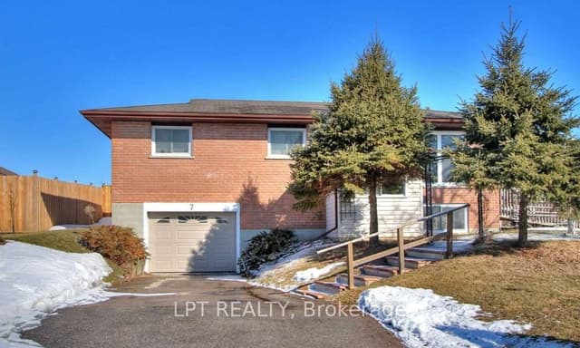 Detached at 7 Champlain Boulevard, Kawartha Lakes, ON K9V 4R1