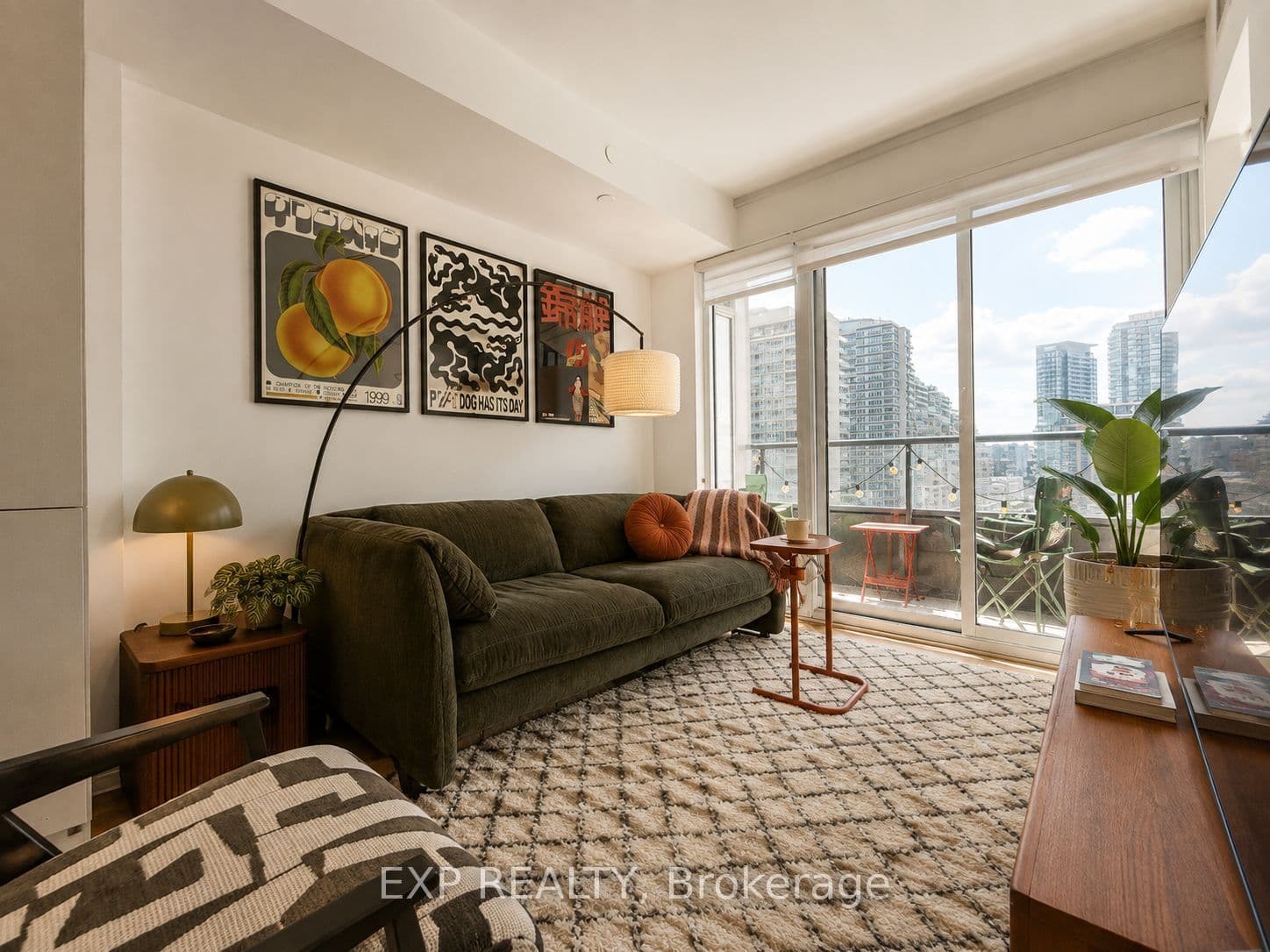 Suite 811 · Floor 8, Unit 811 · 19 Western Battery Rd