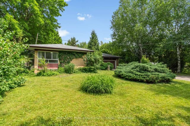 Detached at 2 Gallacher Avenue, Richmond Hill, ON L4E 2W9