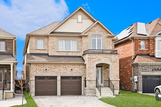Detached at 46 Frederick Taylor Way, East Gwillimbury, ON L0G 1M0