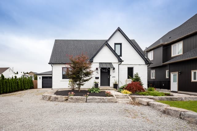 Detached at 695 Quaker Road, Pelham, ON L3C 3H3