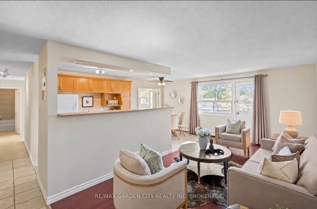Condo Apartment at 264 Oakdale Avenue 211, St. Catharines, ON L2P 2K4