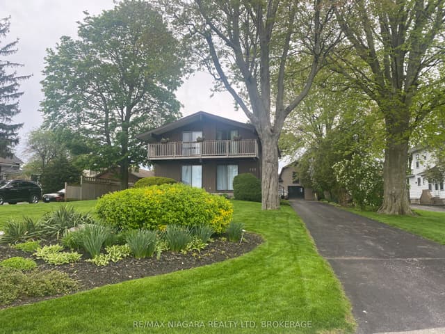 Detached at 735 Niagara Boulevard, Fort Erie, ON L2A 3J2