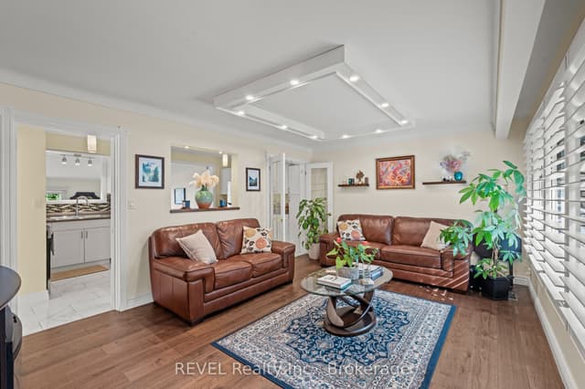Semi-Detached at 28 Black Knight Road, St. Catharines, ON L2N 3C1